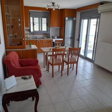 Dominikis بيت للعطل Néa Péramos