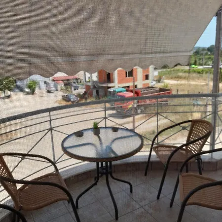 度假居 Dominikis *