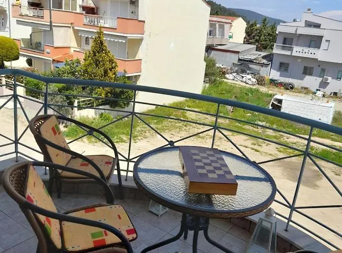 Dominikis Néa Péramos